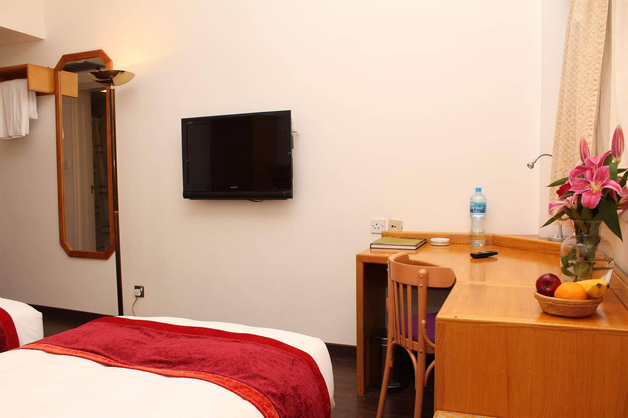 Oasis Hotel Kuwait City Exterior foto