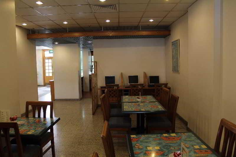 Oasis Hotel Kuwait City Exterior foto