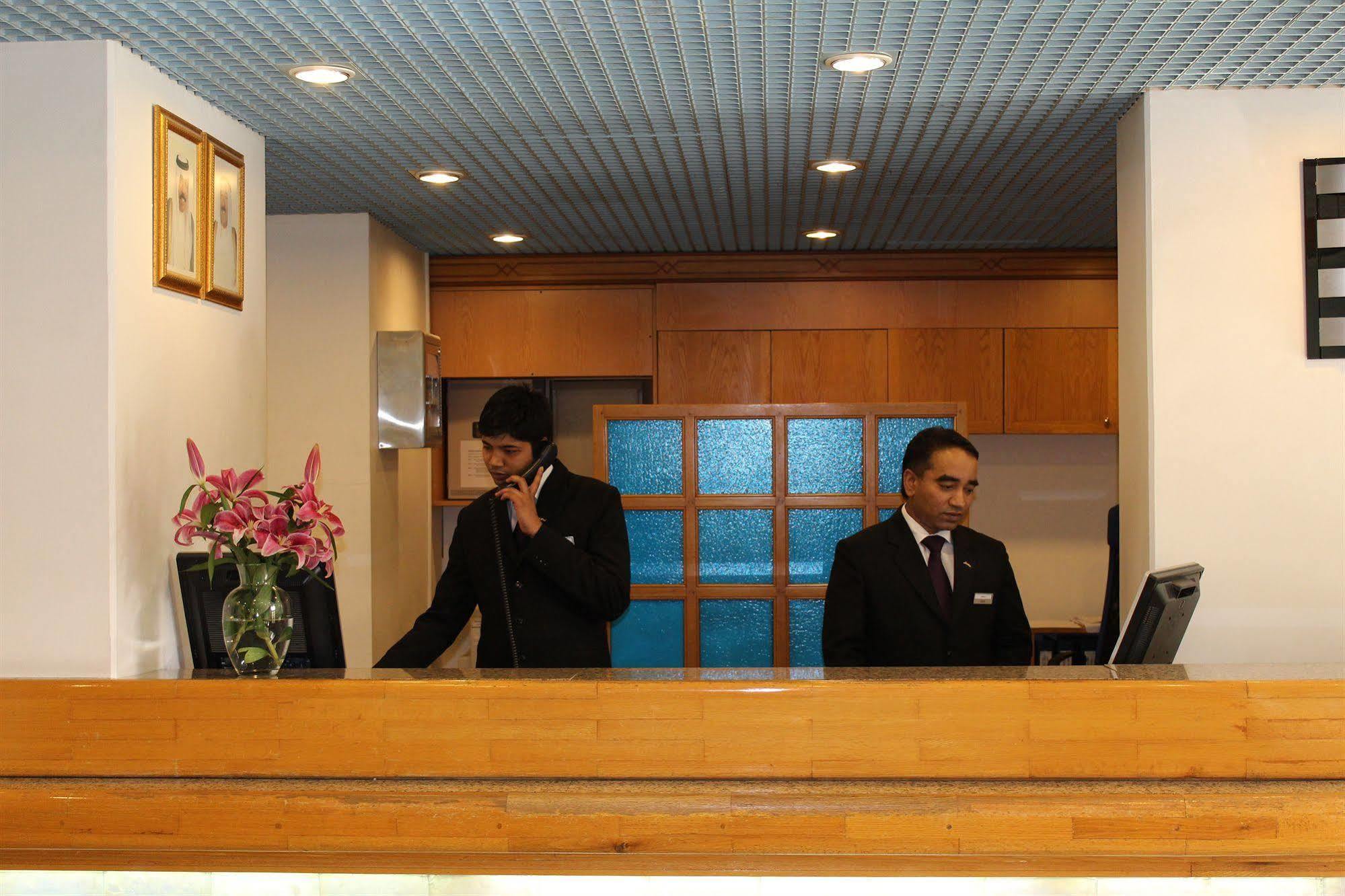Oasis Hotel Kuwait City Exterior foto