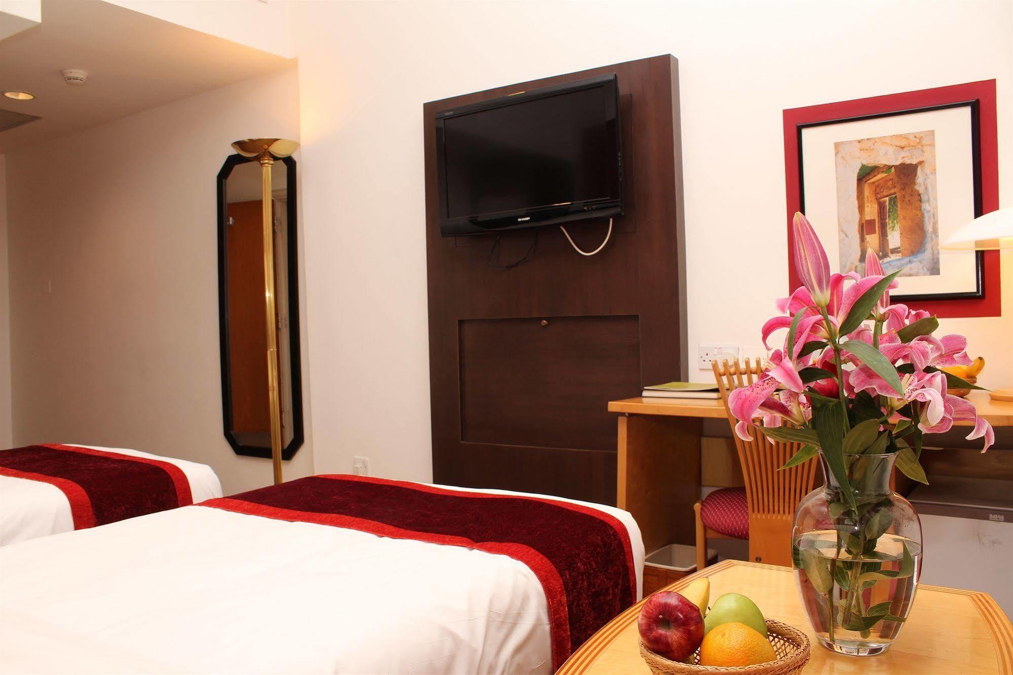 Oasis Hotel Kuwait City Exterior foto
